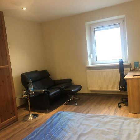 Calm Spacy Room, Own Modern Bath, Near Center, To 1 Person Or A Couple - Not Suitable For Craftsmen, Not Accepted - Privatly Rented Nuremberg ภายนอก รูปภาพ