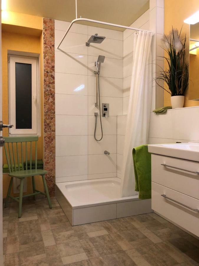 Calm Spacy Room, Own Modern Bath, Near Center, To 1 Person Or A Couple - Not Suitable For Craftsmen, Not Accepted - Privatly Rented Nuremberg ภายนอก รูปภาพ